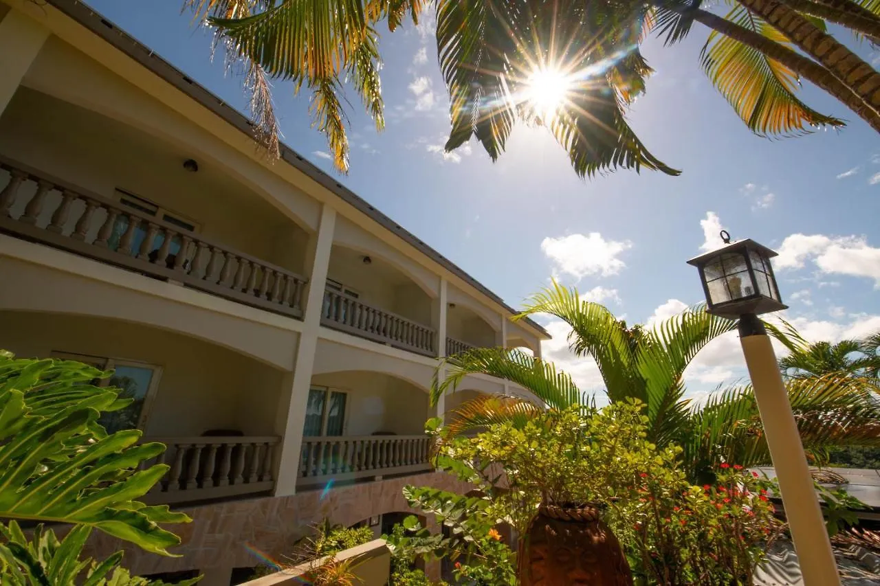 Lazy Parrot Inn Rincon Hotel