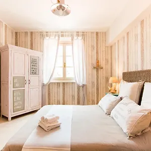  Bed and breakfast Le Pietrasantine - Centro Storico Italia